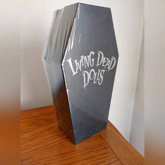 【新品未開封】メズコ リビングデッドドールズ Agrat Bat Mahlat Living Dead Dolls S24 Agrat Bat Mahlat 25Cm Doll Mezco | eBay